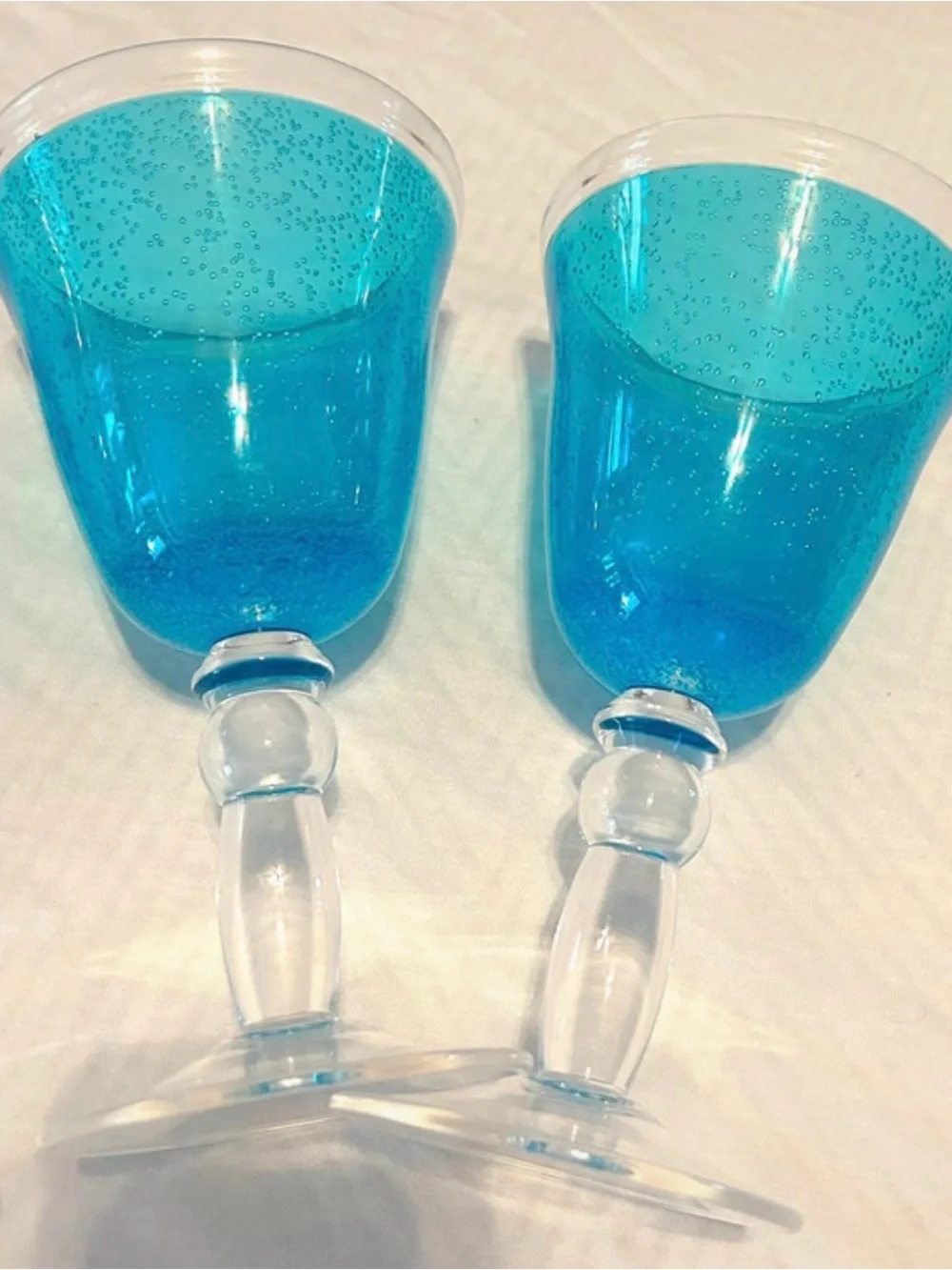 Blue Acrylic Goblets - Elegant Home Dining Wine Glasses
